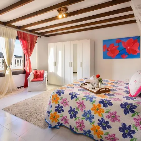 Casa Clara 3 Кониль